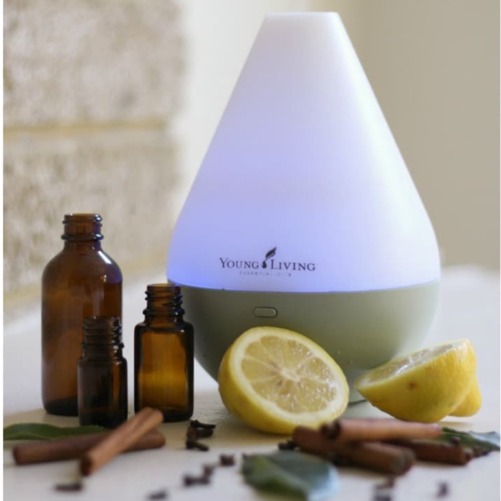 Young Living Dewdrop Diffuser Essential Oil Humidifier - Picture 2 of 8